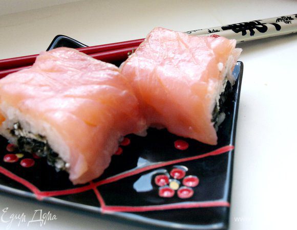 нарезаем,подаем с васаби и соевым соусом))