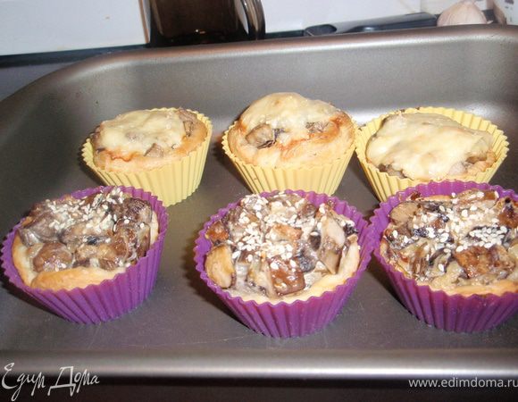 Отправляем в духовку на 15-20 минут при температуре 180-200 гр.