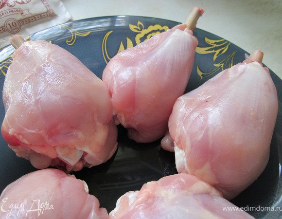 С голеней снять кожу и зачистить "ножку"