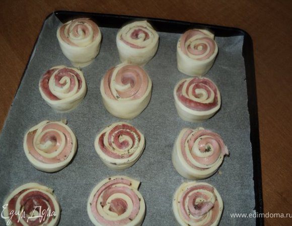 Выпекать в духовке при температуре 200градусов 25 мин. 