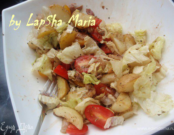 Осталось соединить все ингредиенты и аккуратно перемешать. Приятного аппетита!