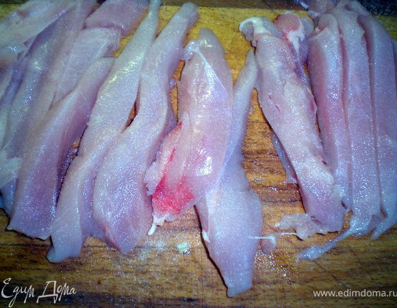 Филе нарезать ломтиками.