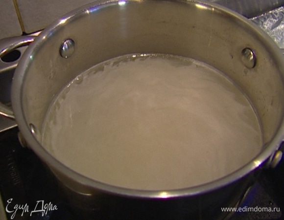 Рис отварить согласно инструкции на упаковке.