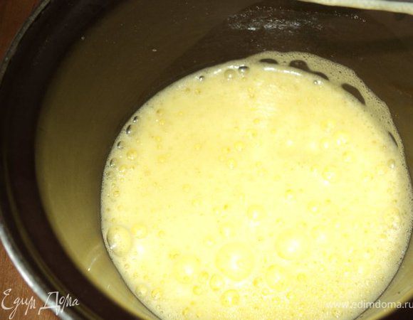 Яйца взбить. 