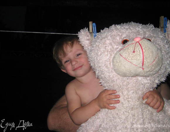 Это на фото медведь-оригинал - любимый Виня.