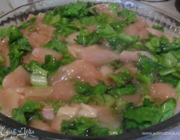 Выложить массу в форму для запекания.Запечь в духовке при 200*С около 25-30 минут.