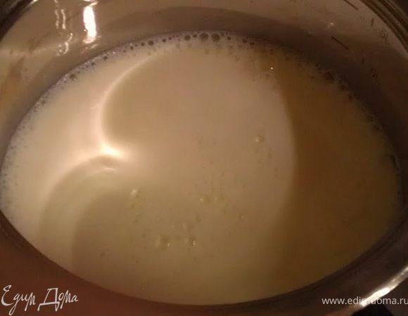 Молоко вскипятите с мятой


