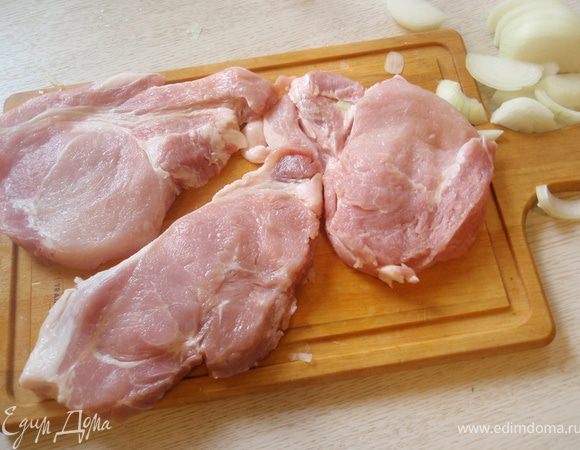 Мясо слегка отобьем.