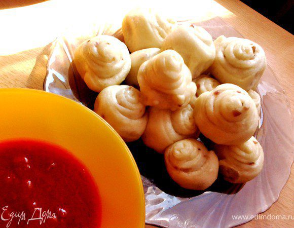 Варить 20-25 минут. 
Подают хинкал с вареным мясом или как отдельное блюдо, с соусом чесночно-томатным или сметанным, дело вкуса. У меня чесночно-томатный. 