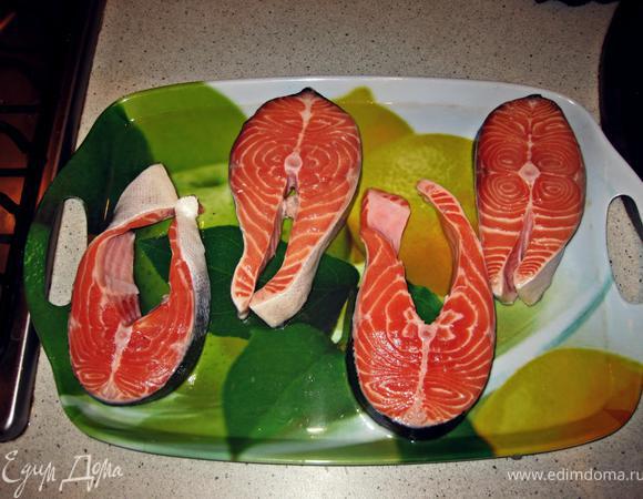 Вымыть и почистить рыбку.