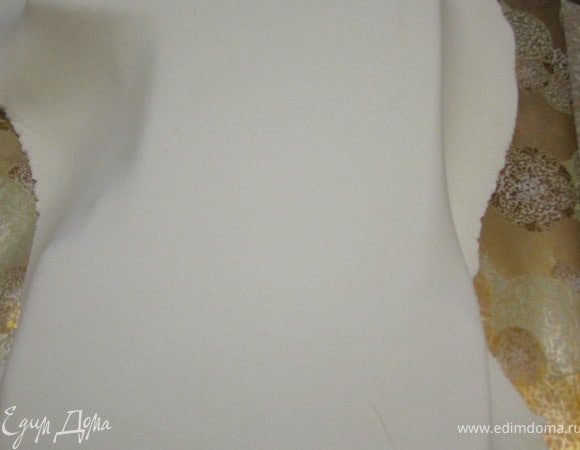 Покрыть торт.