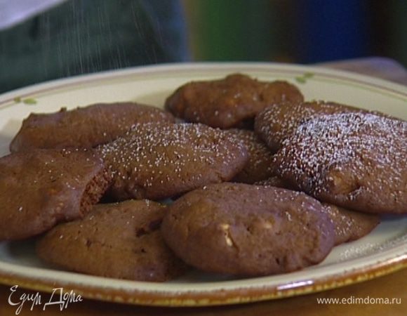 Готовое печенье присыпать сахарной пудрой.