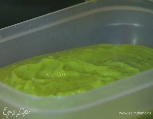 Вылить суп в пластиковый контейнер с крышкой и охлаждать не менее 4 часов.