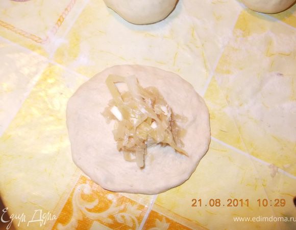 делаем из шарика лепёшечку