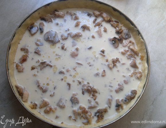 заливаем соусом