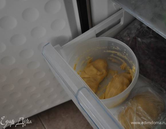 сделать 3-4-5 типа шариков, отправить в морозилку не менее, чем на 40 минут

...(делаю порция х 2), через 4-6 дней ещё пеку