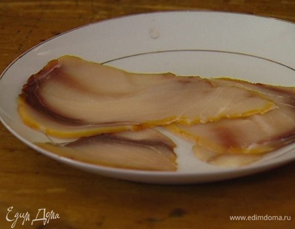 Рыбу порезать небольшими кусочками.