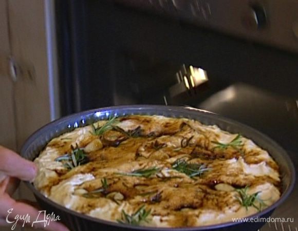 Накрыть влажным полотенцем и оставить подходить еще на 25−30 минут.