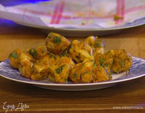 Разогреть в небольшой глубокой кастрюле немного оливкового масла и обжарить капусту в кляре до легкого золотистого цвета, затем выложить шумовкой на бумажное полотенце. Подавать капусту, полив ее наршарабом.