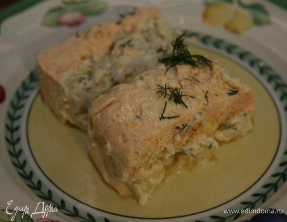 Паштет остудить, вынуть из пленки, выложить на блюдо и украсить оставшимся укропом.