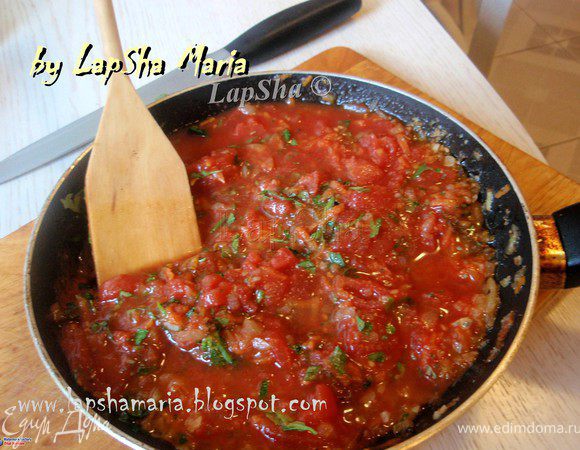 Тушите на небольшом огне в течение 30 минут. При необходимости можно добавить немного воды или увеличить время приготовления для получения нужной консистенции. Приятного аппетита!