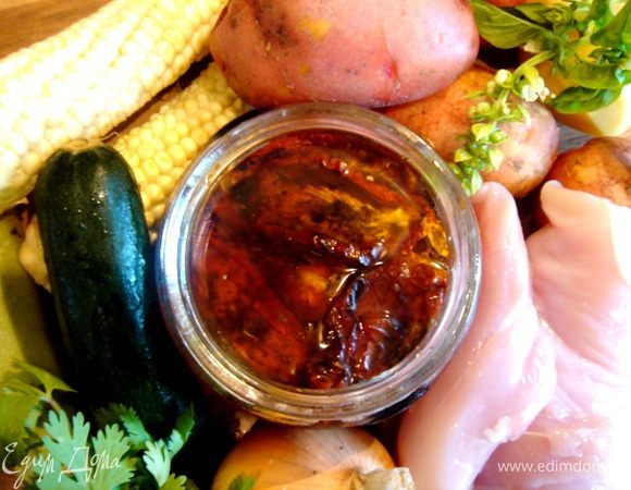 Очищенный картофель,лук и кабачок нарезать произвольно(кружочки,брусочки,кубики и т.д.).В сковороде на небольшом количестве растительного масла тушить лук до прозрачности,затем добавить картофель и в конце-кабачки и кукурузу со свежих початков. 