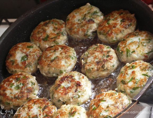 И обжарим их в масле на среднем огне с двух сторон.И можно смело кушать:))Приятного аппетита!:))