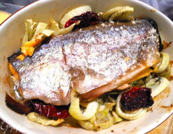 Выпекать 20 мин при температуре 200 градусов (рыбка у меня была весом 0,5 кг). 