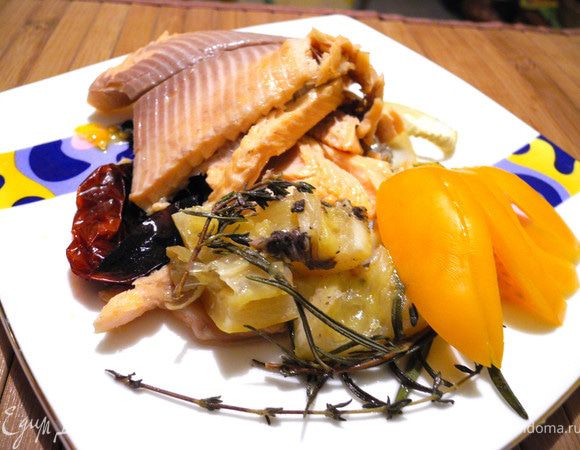 Вкусно и в горячем, и в холодном виде. Форель пропитывается соком лимона и ароматом фенхеля и трав. Сразу вспоминаю Италию и прекрасный летний отдых.