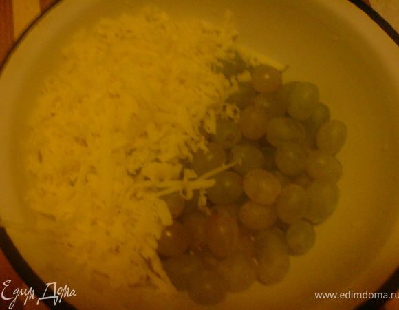 чеснок измельчить и соединить с остальными ингредиентами,