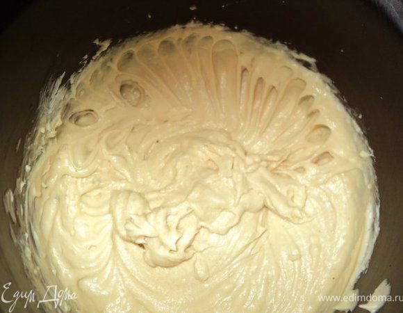 Ввести шоколадную смесь по 1 ч.ложке в сливочный крем, перемешать до однородной массы.