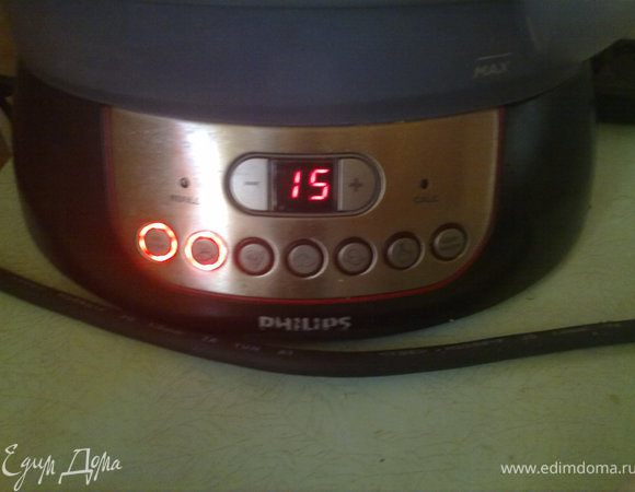 и выставила таймер на 15 минут (это для тех кто любит сочный антрекот с кровью, а если вы не любите, то советую готовить подольше)