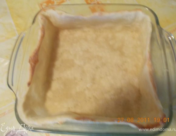 достаём форму и ждём пока основа остынет (из формы,наверное надо было вынуть, но я так и оставила в ней).