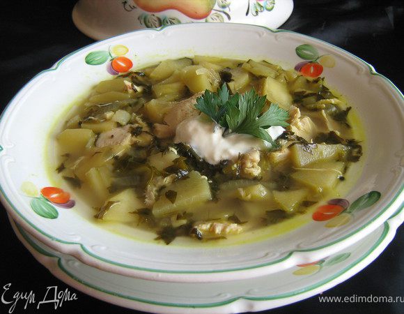 Подавать суп горячим,с охлаждённой сметаной.Ну очень вкусно!Приятного аппетита!