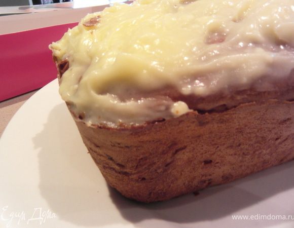 Духовку разогреть до 180°C. Выпекать около 1 часа 10 минут. Если пирог сильно румянится сверху во время выпекания, накрыть его фольгой. Готовность проверять ножом или зубочисткой. Приятного аппетита!