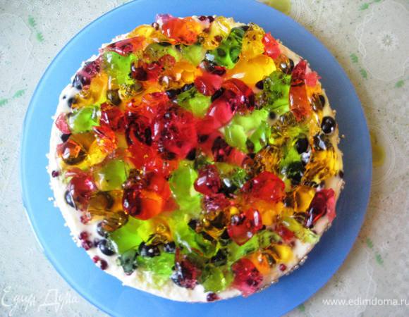 Застывший торт выложить на блюдо и украсить разноцветным желе: выложить его сверху на торт ложкой-получается Живой тортик)))