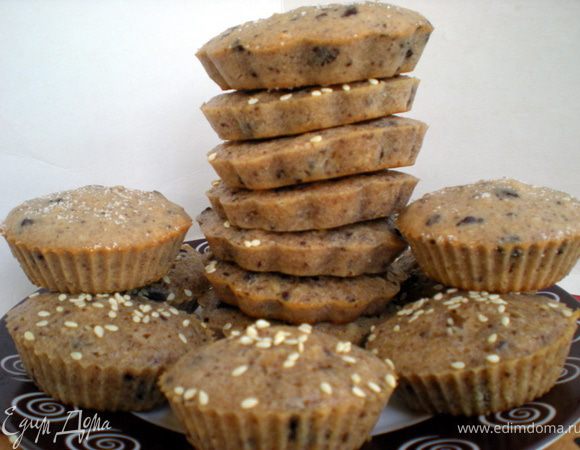 Пришлось реанимировать.Добавила 3 горсти овсяных хлопьев и одну горсть муки.Тесто стало похоже на тесто.Выкладывать решила в формы для кексов.