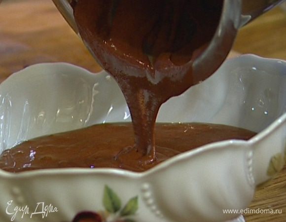 Получившуюся массу переложить в глубокую посуду, в которой вы будете ее подавать, и поставить в холодильник на 4 часа.