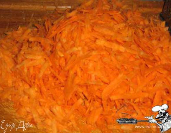 морковь- шинкуем на крупной терке,
