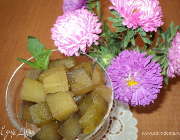 Мешочек с пряностями вынуть, хорошо отцедить баклажаны, разложить кусочки баклажан на пергаментной бумаге и просушить  в течении суток до полного подсыхания.
Сохранять в холодильнике в плотно закрытой банке. Сироп можно использовать для пропитки коржей для тортов ( очень ароматный ).
