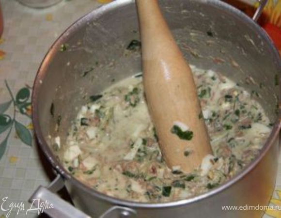 Добавляем молоко. Молоко на грани прокисания не рекомендую. Свернется.