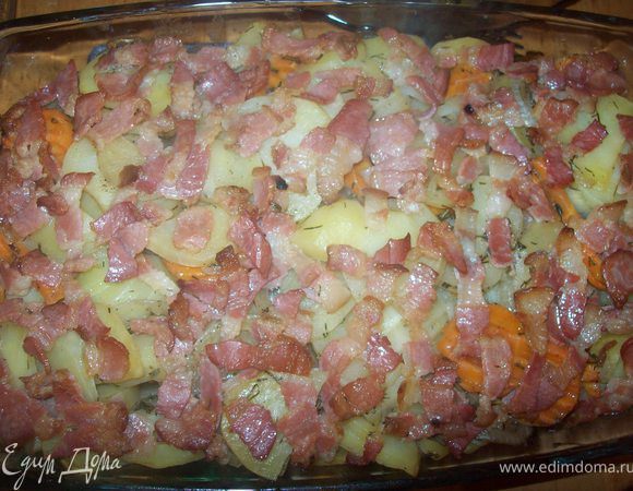 минут через 15-20 сало из бекона вытопится. Закройте форму для выпекания фольгой и запекайте еще 20 минут. Если по стечению обстоятельств картошка не готова (готовность проверить ножом) запекайте ее еще максимум минут 10