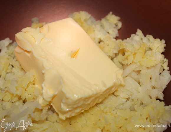 Добавить размягченное масло...