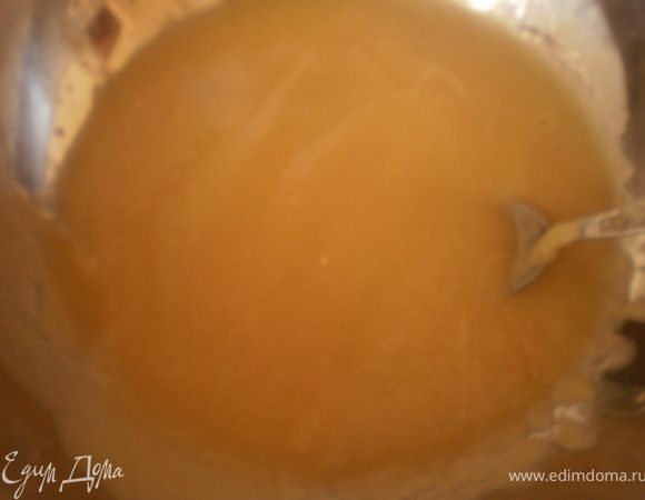 Добавить йогурт, взбить.