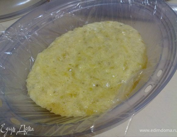 вылить тесто накрыть сверху пленкой