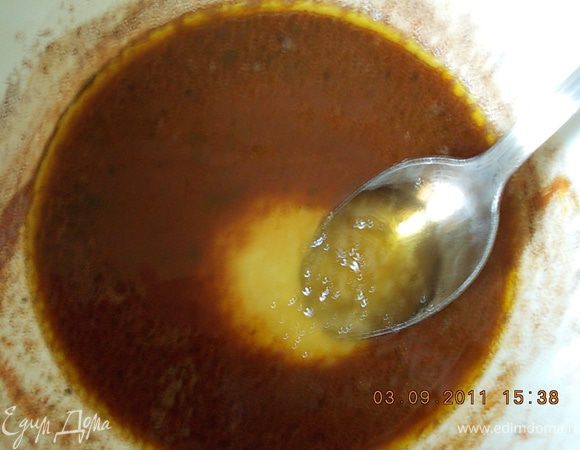 в небольшом количестве отвара от фасоли смешать специи и довести до кипения,добавить мёд и хорошо перемешать