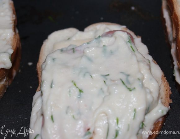 ...и сверху вновь немного Бешамели.