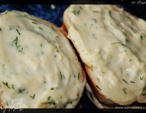 Поставьте в духовку на 10 мин.
И все, приятного завтрака, вкусные и хрустящие сэндвичи готовы!!!)