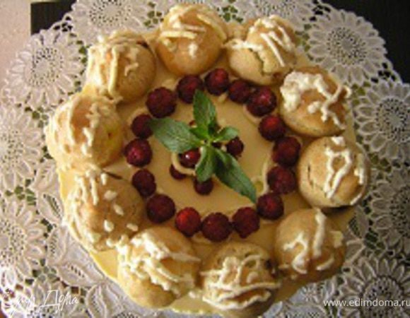 И на получившуюся вершину поместить веточку мяты.