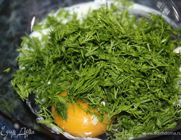 Для зеленого: к рецепту основного добавить мелко измельченную зелень (на ваш вкус). У меня был уропчик)